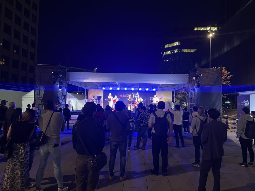 熊本マチナカ音楽祭夜間の舞台の様子